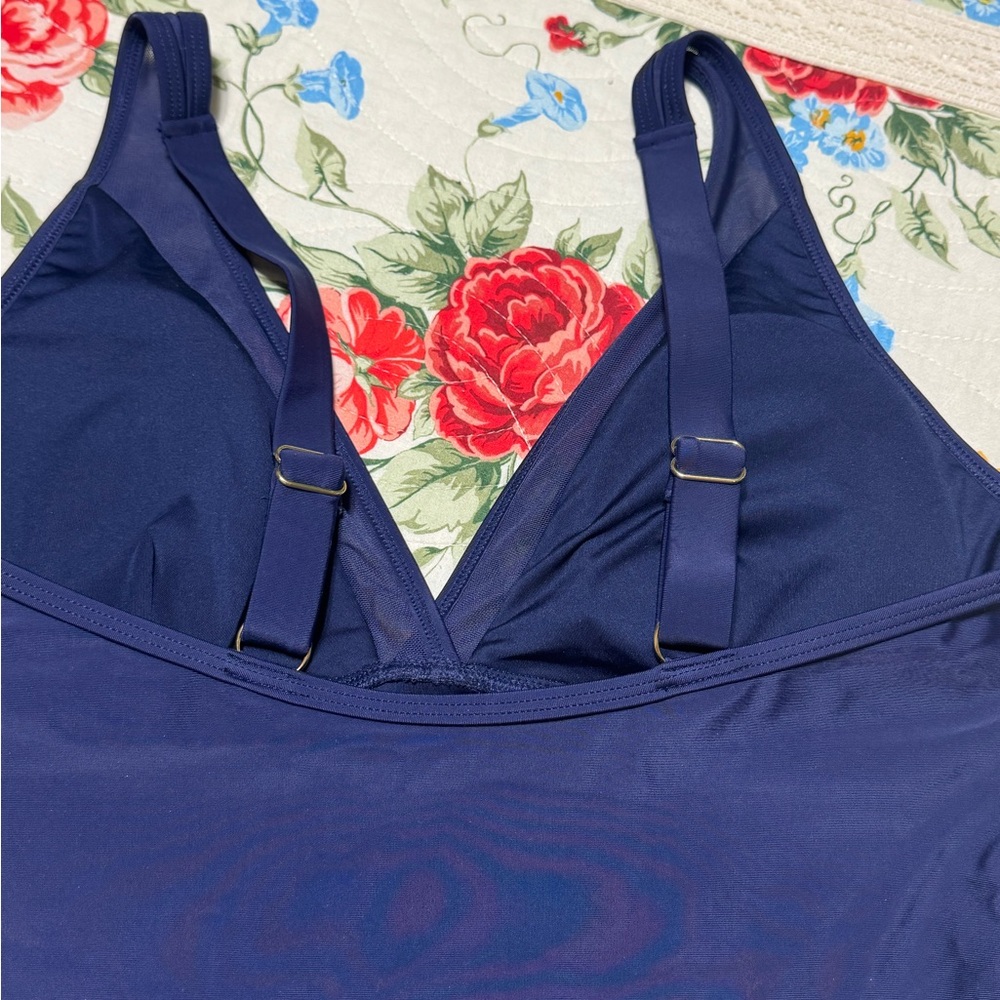 RELLECIGA Women's V-Neck Mesh Splicing One-Piece Swimsuit size Medium NWT - Picture 8 of 16